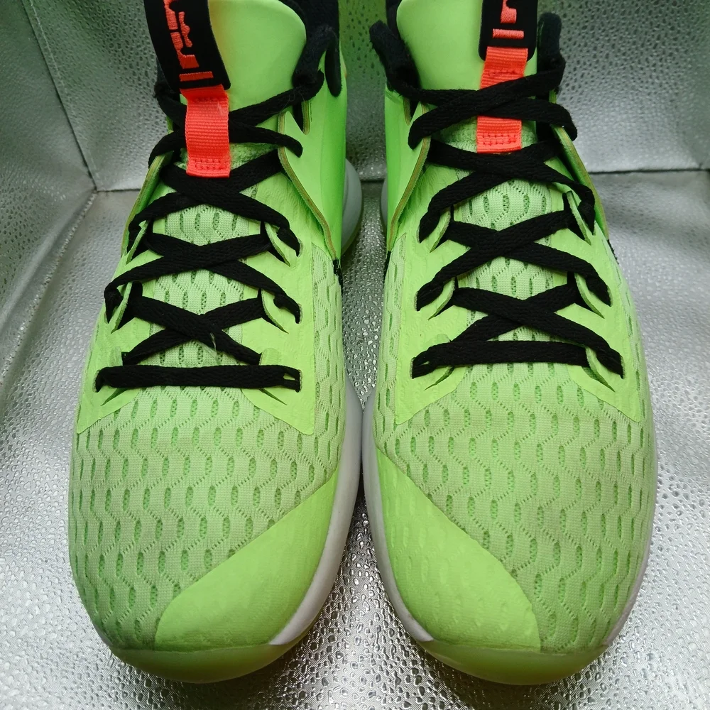 Nike Lebron Glow  Green and Black Witness V Basketball Sneakers Men's Size 11